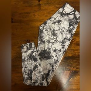 Lululemon Align ⅞ Black/White Tie Dye
